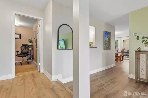 254 Willowbrook Dr, North Brunswick, NJ 08920