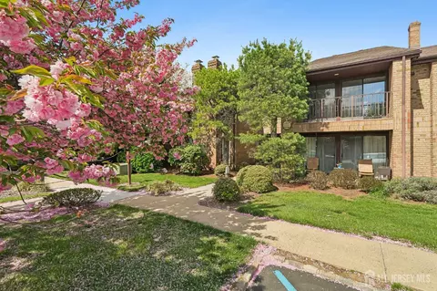 254 Willowbrook Dr, North Brunswick, NJ 08920