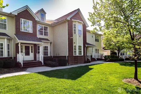 148 Forest Dr, Piscataway, NJ 08854