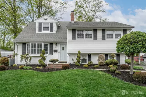 384 Maplewood Ave, Colonia, NJ 07067