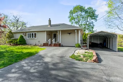 64 Avenue I Ave, Monroe, NJ 08831