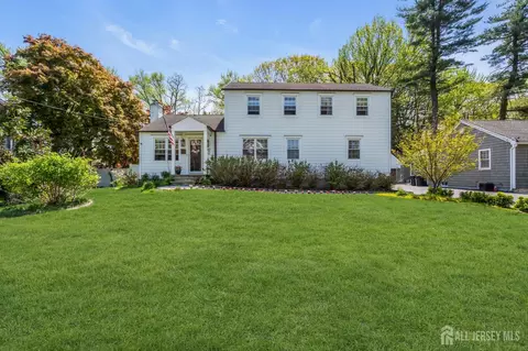 52 Thomas Ave, Shrewsbury, NJ 07702