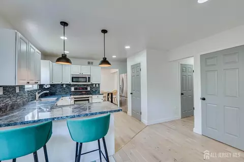 Kitchen - 122 Dewolfe St, Edison, NJ 08817 photo 4 of 5