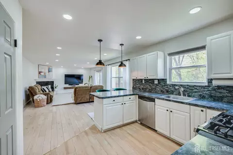 Kitchen - 122 Dewolfe St, Edison, NJ 08817 photo 1 of 5