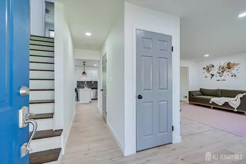Entry Way - 122 Dewolfe St, Edison, NJ 08817 photo 2 of 5