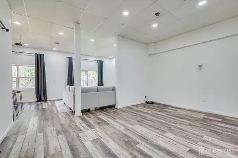 Living - 122 Dewolfe St, Edison, NJ 08817 photo 4 of 4
