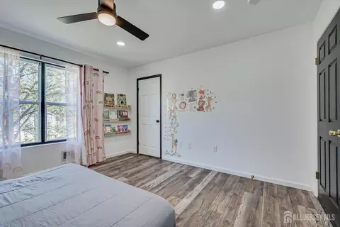 Bedroom - 122 Dewolfe St, Edison, NJ 08817 photo 5 of 9