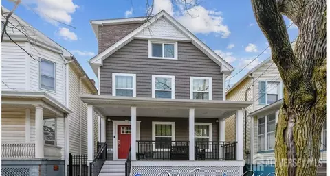 22 Harvey St, New Brunswick, NJ 08901