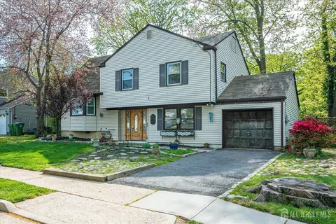 25 Hill Rd, Edison, NJ 08817