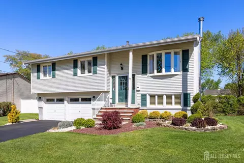 17 Arden Rd, Old Bridge, NJ 08857