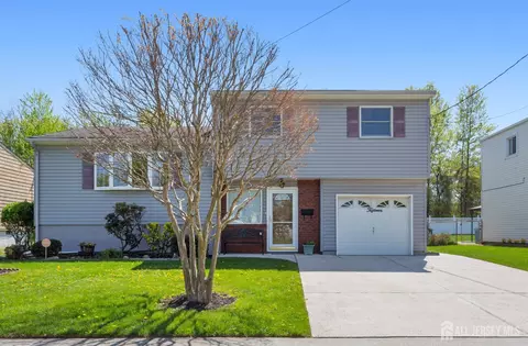 15 Pinho Ave, Carteret, NJ 07008
