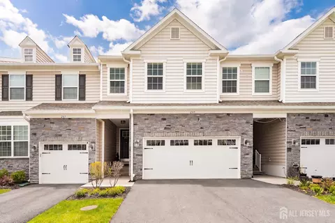 205 Charleston Dr, Monroe, NJ 08831