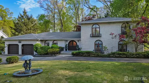 902 Joan Ct, North Brunswick, NJ 08902