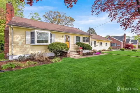 10 Sunset Blvd, East Brunswick, NJ 08816