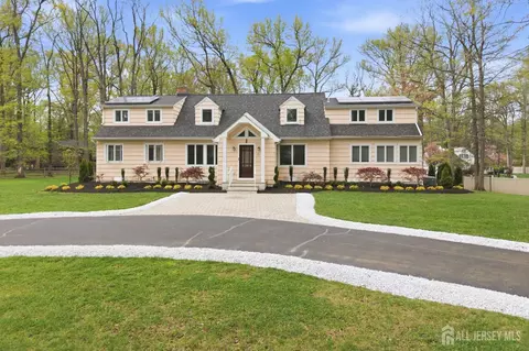 15 Southfield Rd, Edison, NJ 08820