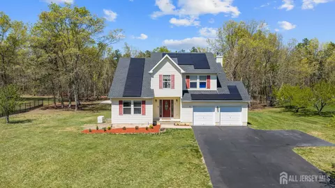 11 Country Rd, Jackson, NJ 08527
