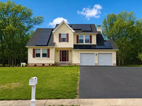 11 Country Rd, Jackson, NJ 08527