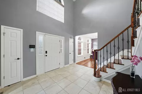 Entry Way - 5 Robert Ct, Monroe, NJ 08831 photo 3 of 10
