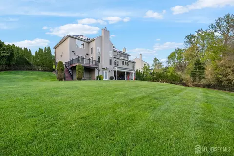Exterior - 5 Robert Ct, Monroe, NJ 08831 photo 7 of 10