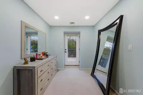 Entry Way - 5 Robert Ct, Monroe, NJ 08831 photo 7 of 10