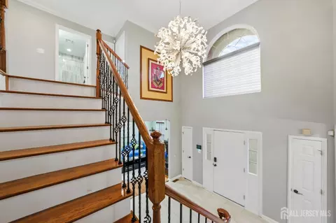 Entry Way - 5 Robert Ct, Monroe, NJ 08831 photo 4 of 10