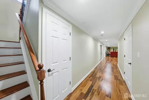 Entry Way - 5 Robert Ct, Monroe, NJ 08831 photo 8 of 10