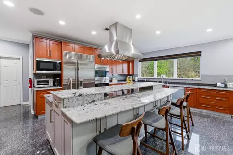 Kitchen - 5 Robert Ct, Monroe, NJ 08831 photo 3 of 6