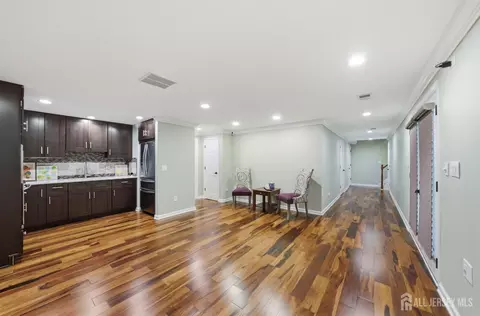 Entry Way - 5 Robert Ct, Monroe, NJ 08831 photo 9 of 10