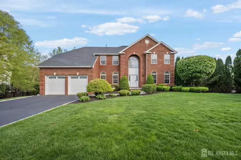 Exterior - 5 Robert Ct, Monroe, NJ 08831 photo 1 of 10