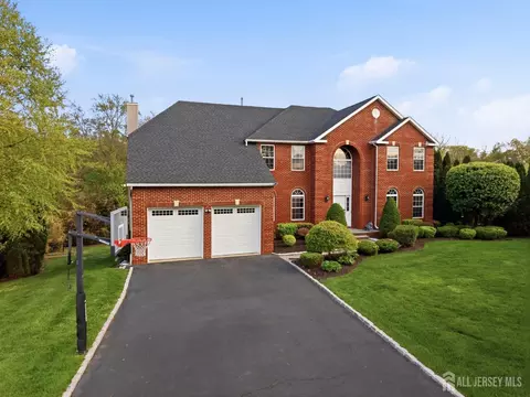 Exterior - 5 Robert Ct, Monroe, NJ 08831 photo 8 of 10