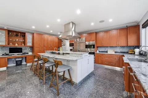 Kitchen - 5 Robert Ct, Monroe, NJ 08831 photo 4 of 6