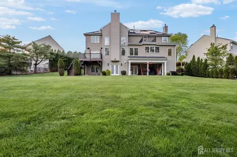 Exterior - 5 Robert Ct, Monroe, NJ 08831 photo 9 of 10