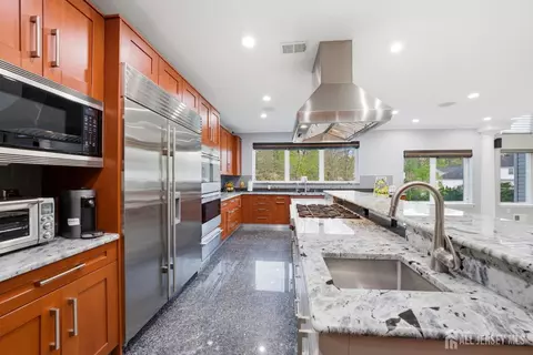 Kitchen - 5 Robert Ct, Monroe, NJ 08831 photo 6 of 6