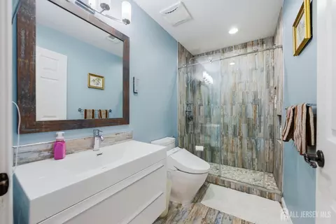 Bath - 5 Robert Ct, Monroe, NJ 08831 photo 6 of 8