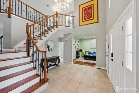 Entry Way - 5 Robert Ct, Monroe, NJ 08831 photo 2 of 10