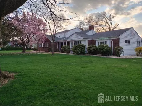 544 W 8th St W, Plainfield, NJ 07060