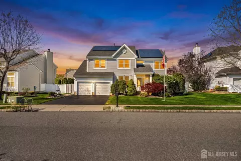 16 Edinburg Cir, Matawan, NJ 07747