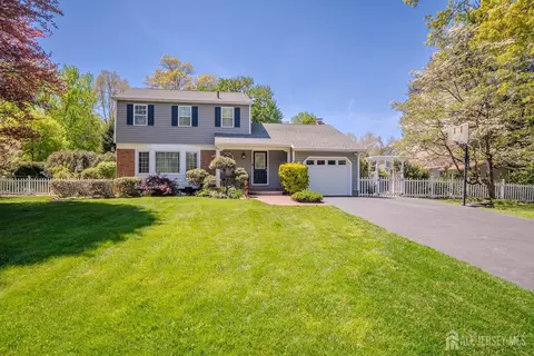 6 Millstone Dr, East Windsor, NJ 08512