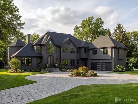 15 Mccampbell Rd, Holmdel, NJ 07733