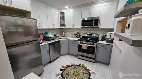 73 Rachel Ct, Franklin Park, NJ 08823