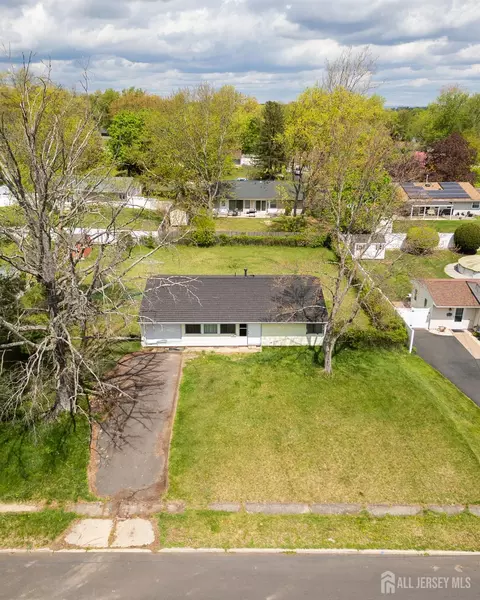 39 Richford Rd, South Brunswick, NJ 08824