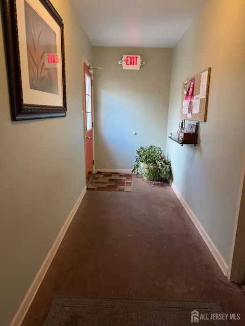 Entry Way - 630 Valley Rd, Long Hill, NJ 07933 photo 4 of 6