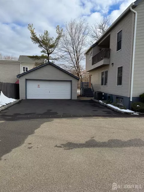 Exterior - 630 Valley Rd, Long Hill, NJ 07933 photo 2 of 5