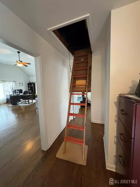 Entry Way - 630 Valley Rd, Long Hill, NJ 07933 photo 6 of 6