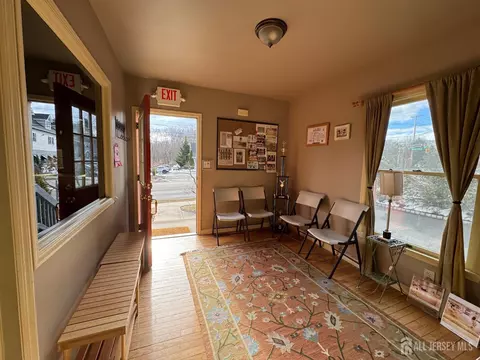 Entry Way - 630 Valley Rd, Long Hill, NJ 07933 photo 3 of 6