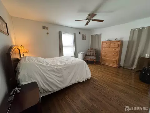 Bedroom - 630 Valley Rd, Long Hill, NJ 07933 photo 1 of 2