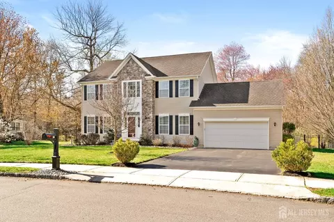17 Dogwood Ln, Hamilton, NJ 08690