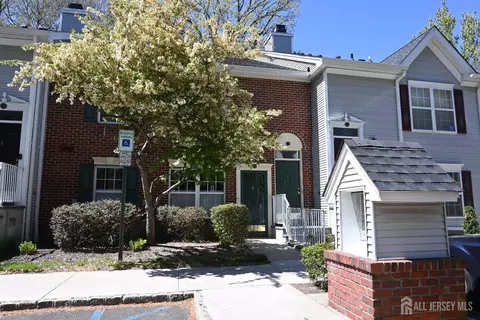 13 Jay Ct, Plainsboro, NJ 08536