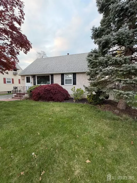 335 Edgeworth St, Middlesex, NJ 08846
