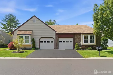 4 James Monroe Dr # -A, Monroe, NJ 08831